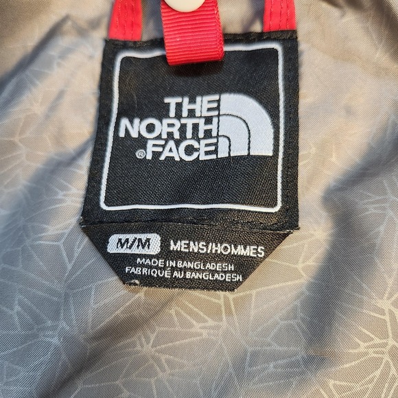 The North Face HyVent Jacket Mens Medium Red Hooded Waterproof Ski Parka Winter - Picture 8 of 13